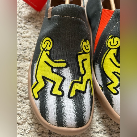 NWT Uin Women’s Slip On’s - Picture 2 of 4